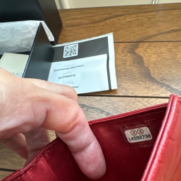 Chanel Camellia Wallet with COA & Box - Picture 3 of 4